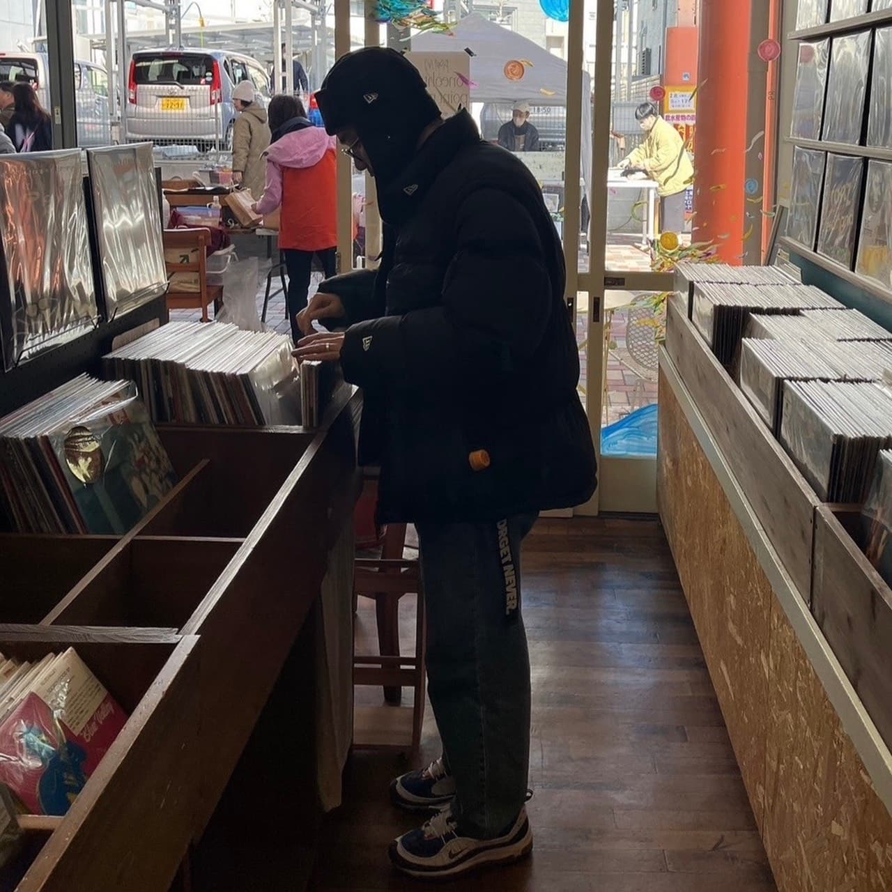 DJ のアーティスト画像